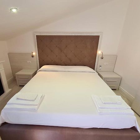 Isola Nel Parco Villas & Rooms ลามัดดาเลนา ภายนอก รูปภาพ