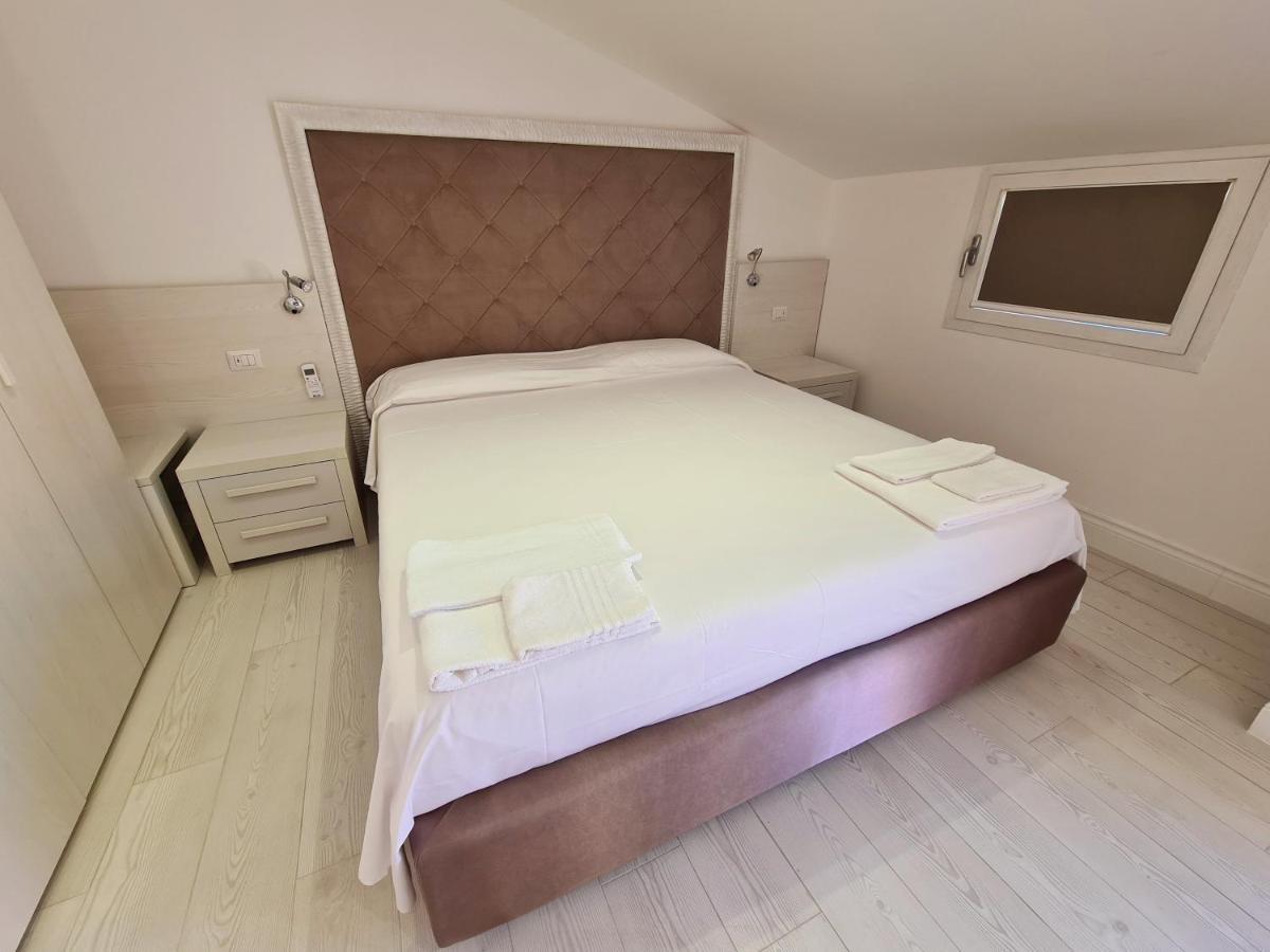 Isola Nel Parco Villas & Rooms ลามัดดาเลนา ภายนอก รูปภาพ