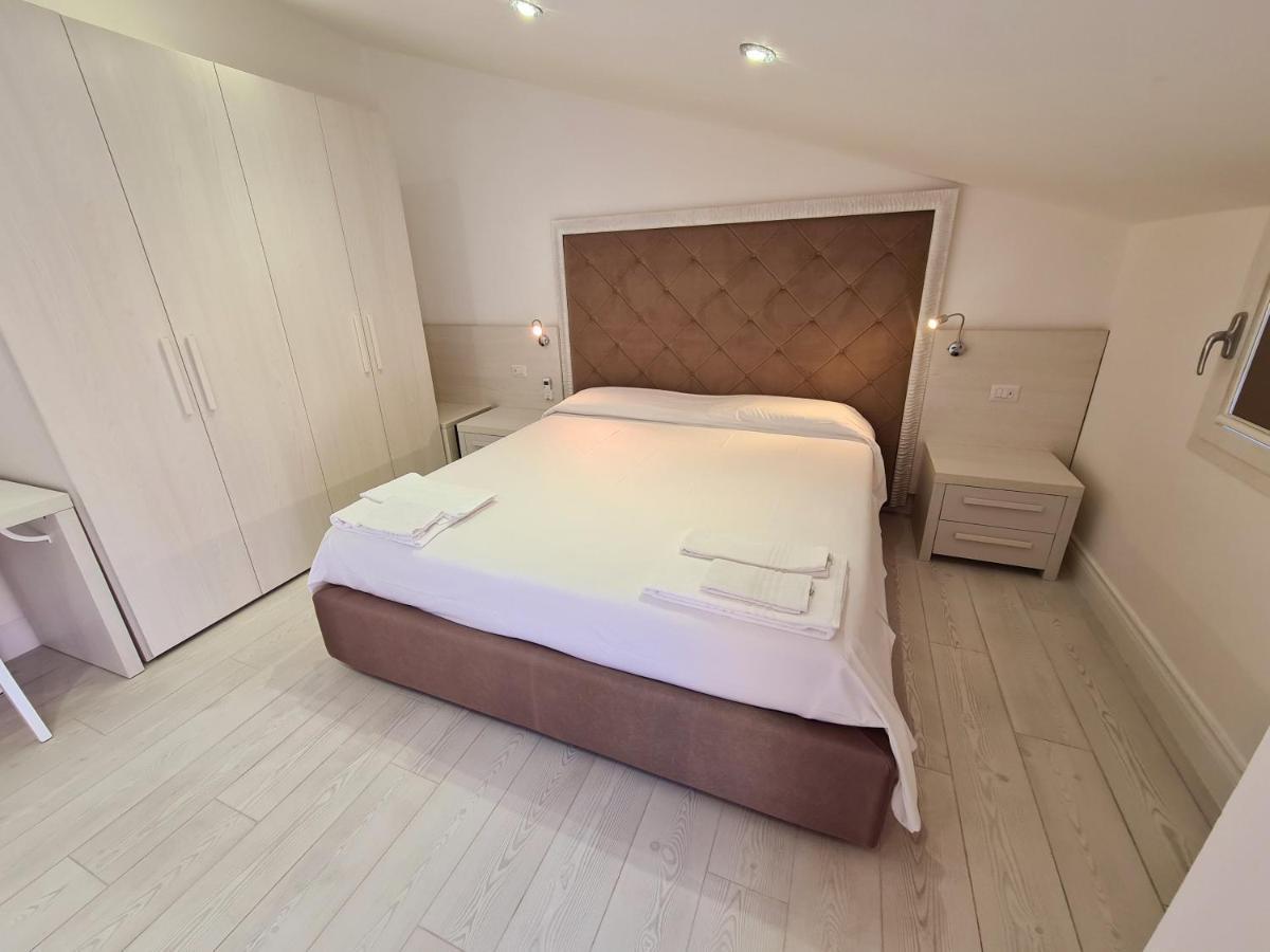 Isola Nel Parco Villas & Rooms ลามัดดาเลนา ภายนอก รูปภาพ