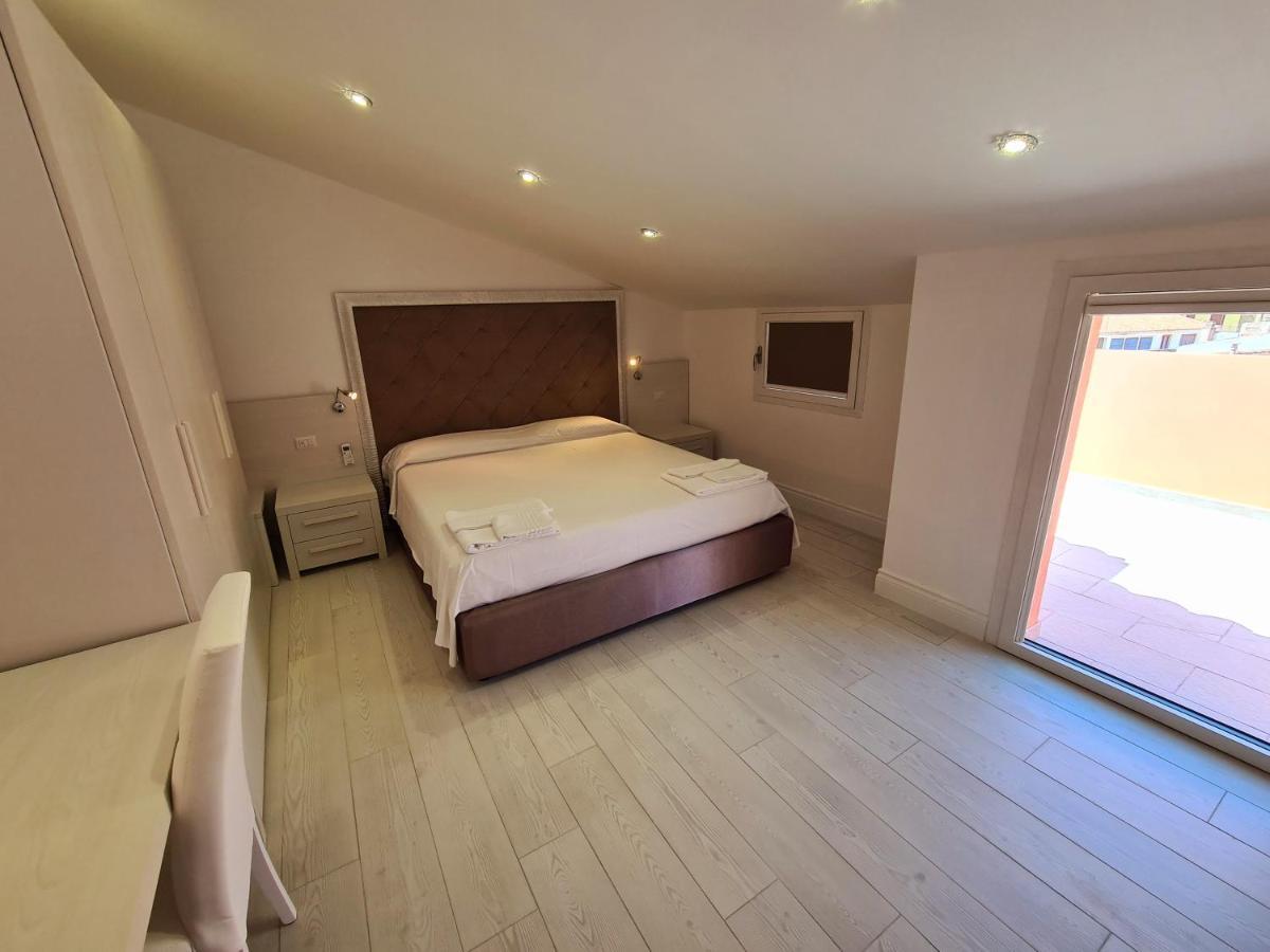 Isola Nel Parco Villas & Rooms ลามัดดาเลนา ภายนอก รูปภาพ